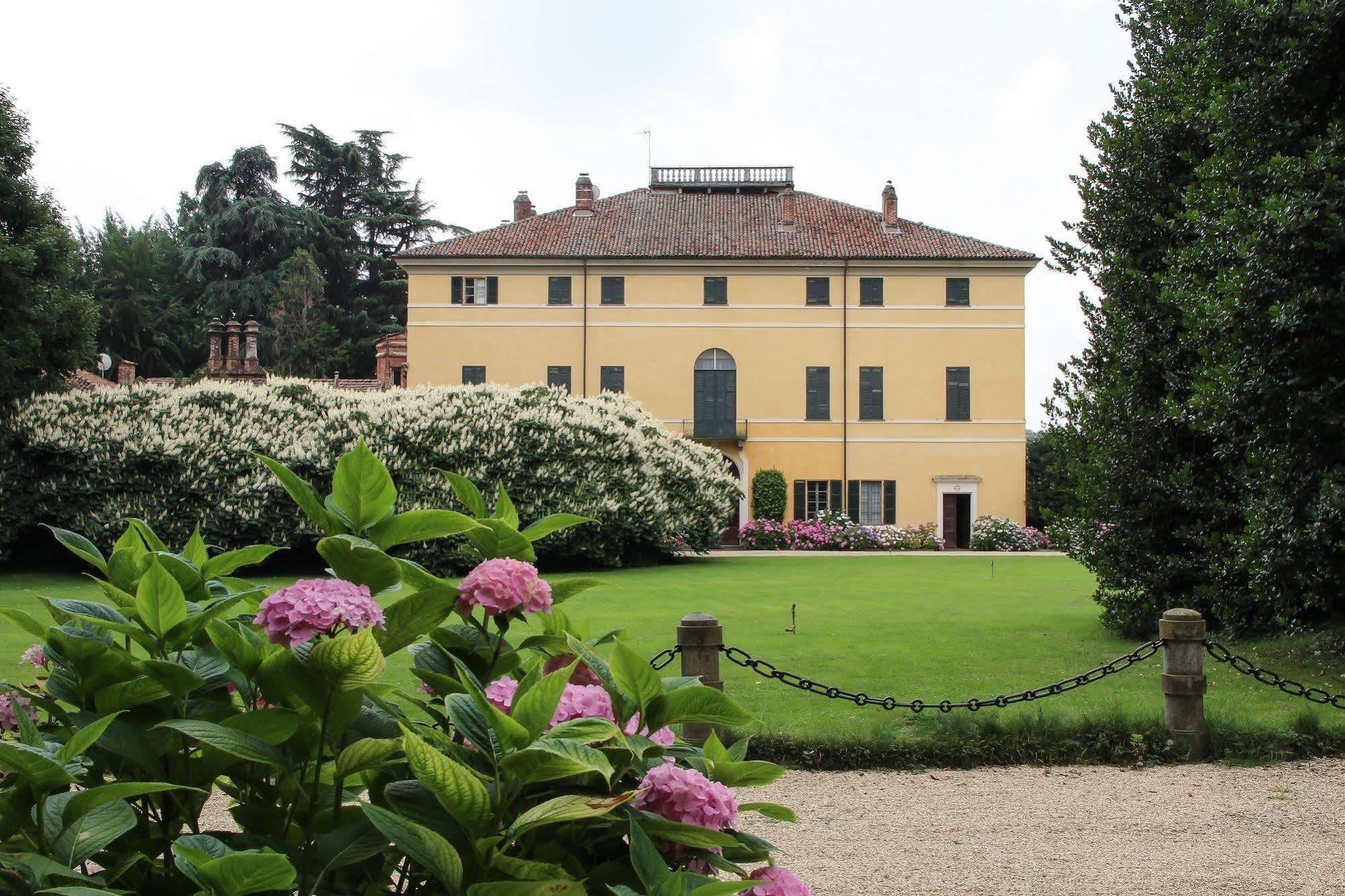 Agriturismo Il Torrione بينيرولو المظهر الخارجي الصورة